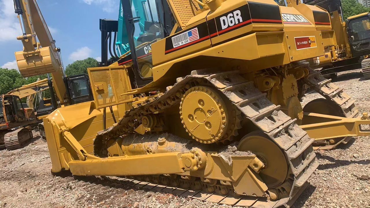 Caterpillar D6R - Buldozer: obrázek 2 Caterpillar D6R - Buldozer: obrázek 2