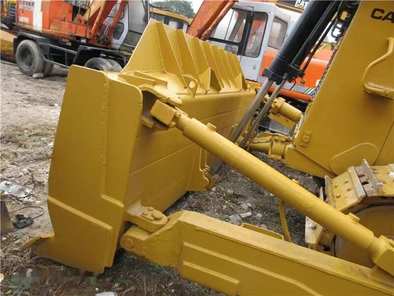 Caterpillar D8R - Buldozer: obrázek 3 Caterpillar D8R - Buldozer: obrázek 3