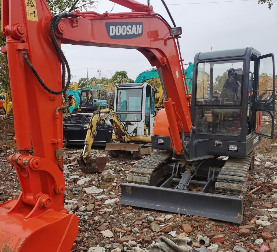 Pásové rýpadlo Doosan DH55: obrázek 6