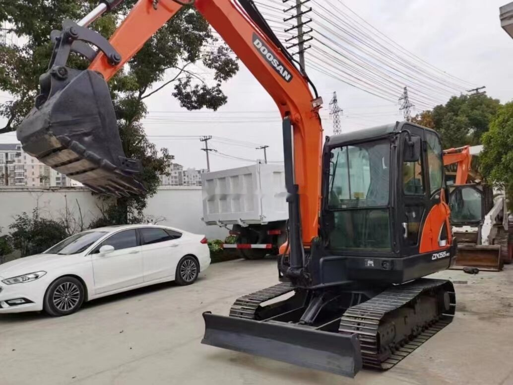Doosan DX55 - Pásové rýpadlo: obrázek 1 Doosan DX55 - Pásové rýpadlo: obrázek 1