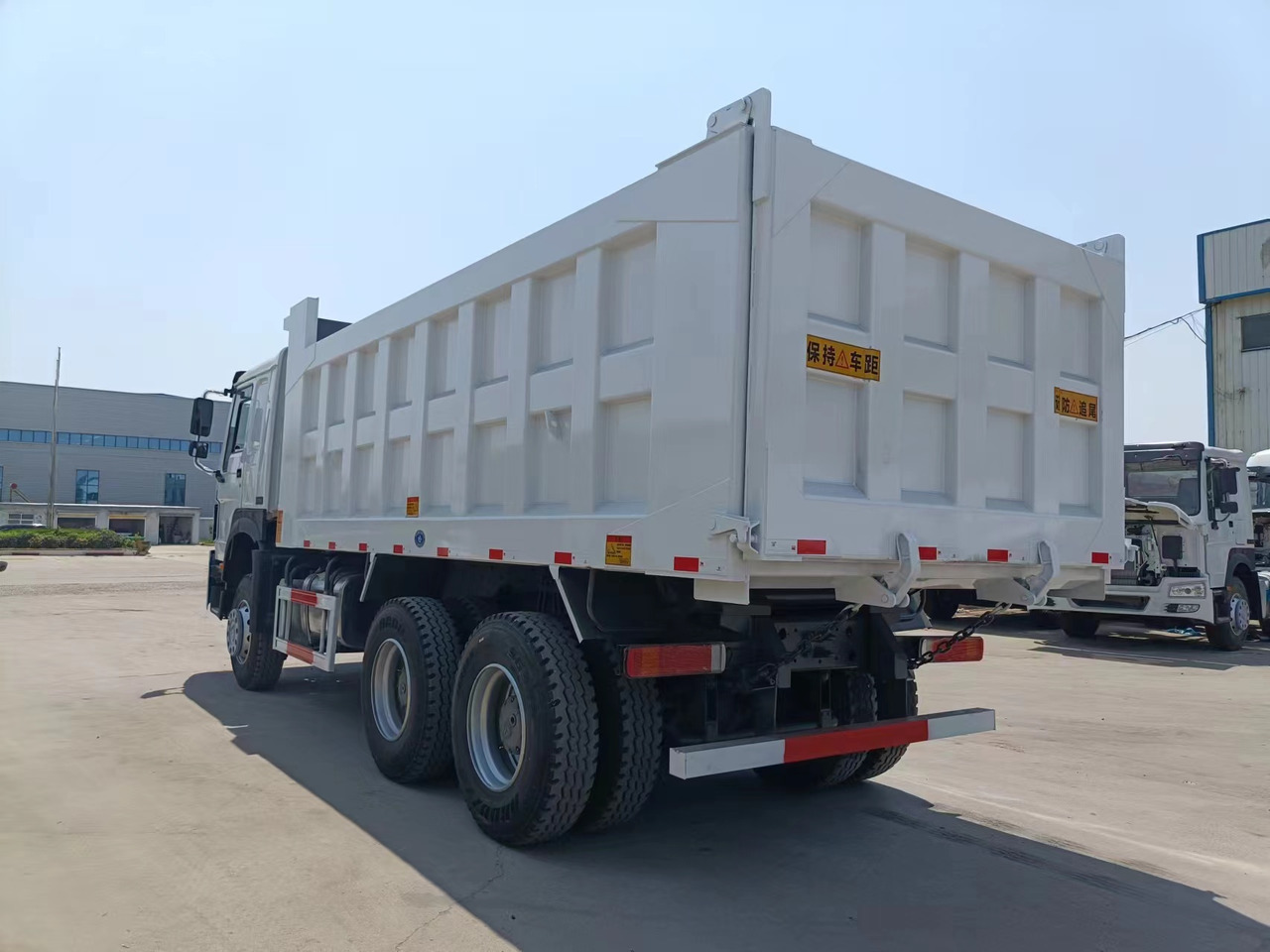 HOWO 371 6X4 - Sklápěč: obrázek 4 HOWO 371 6X4 - Sklápěč: obrázek 4