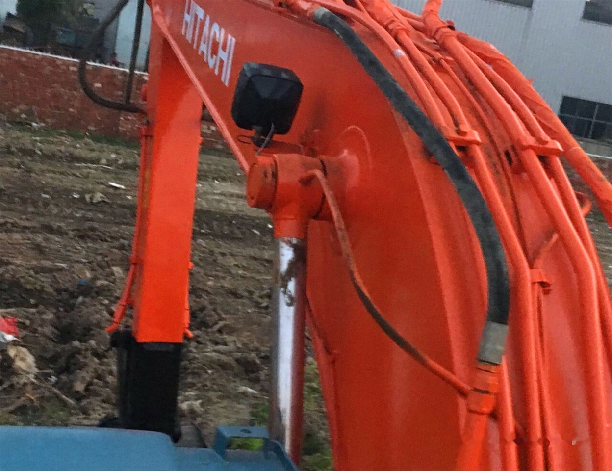 Hitachi EX120-3 - Pásové rýpadlo: obrázek 2 Hitachi EX120-3 - Pásové rýpadlo: obrázek 2