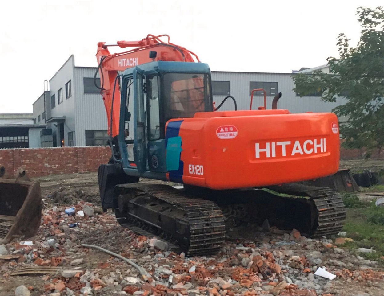 Hitachi EX120-3 - Pásové rýpadlo: obrázek 3 Hitachi EX120-3 - Pásové rýpadlo: obrázek 3