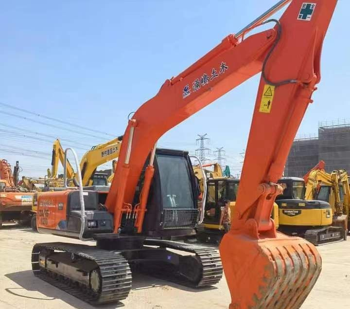 Hitachi ZX120 - Pásové rýpadlo: obrázek 4 Hitachi ZX120 - Pásové rýpadlo: obrázek 4