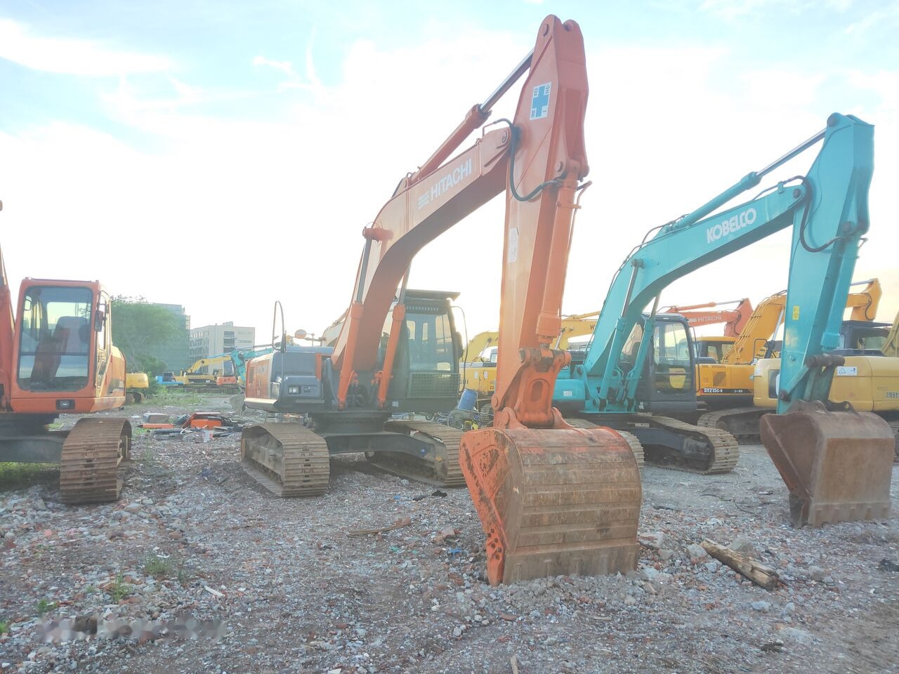Hitachi ZX210 - Pásové rýpadlo: obrázek 4 Hitachi ZX210 - Pásové rýpadlo: obrázek 4