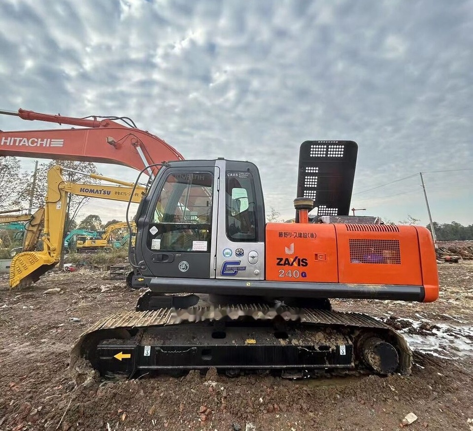Hitachi ZX240 - Pásové rýpadlo: obrázek 3 Hitachi ZX240 - Pásové rýpadlo: obrázek 3