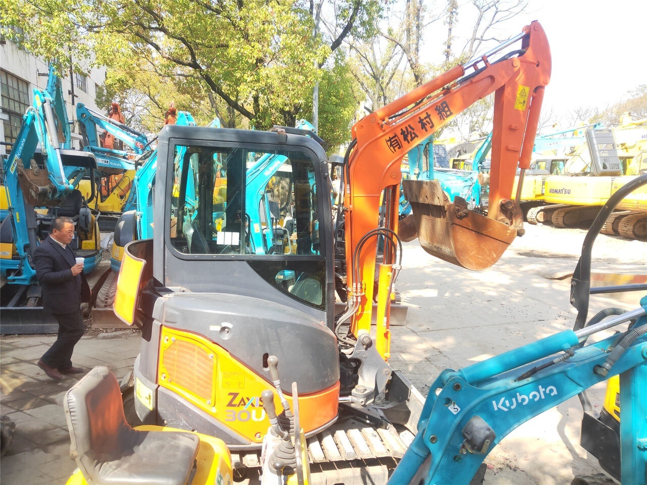 Hitachi ZX30 - Mini rýpadlo: obrázek 2 Hitachi ZX30 - Mini rýpadlo: obrázek 2