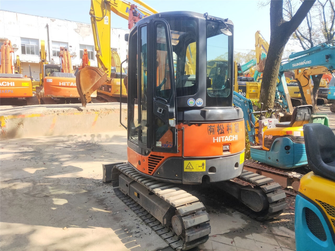 Hitachi ZX30 - Mini rýpadlo: obrázek 3 Hitachi ZX30 - Mini rýpadlo: obrázek 3