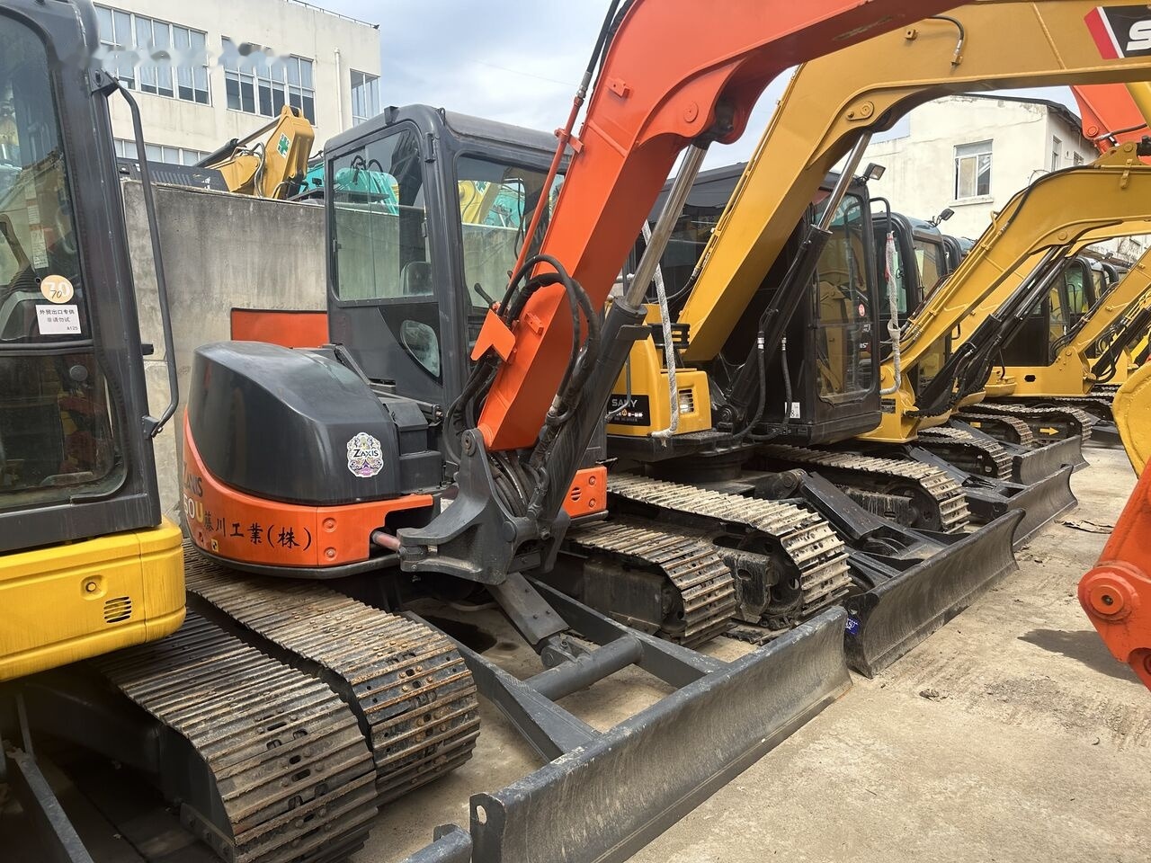 Hitachi ZX50U-2 - Mini rýpadlo: obrázek 3 Hitachi ZX50U-2 - Mini rýpadlo: obrázek 3