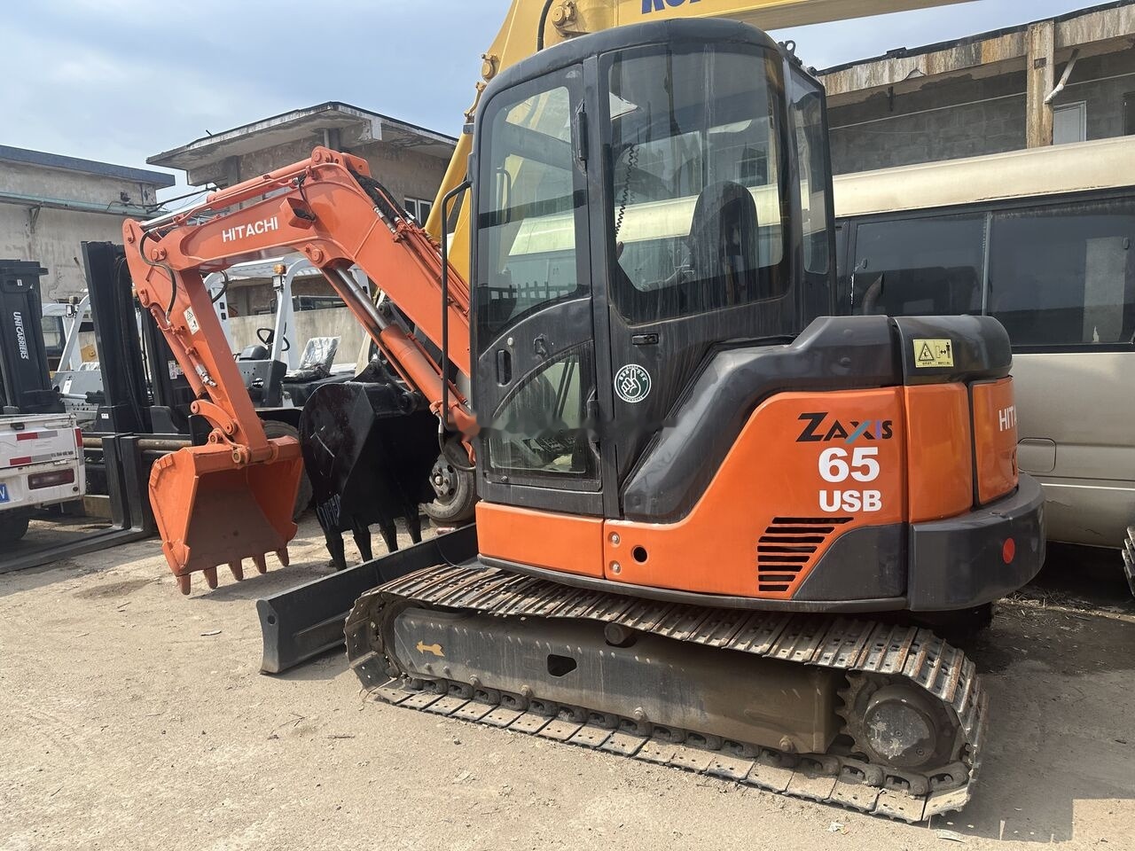 Hitachi ZX65 - Mini rýpadlo: obrázek 5 Hitachi ZX65 - Mini rýpadlo: obrázek 5