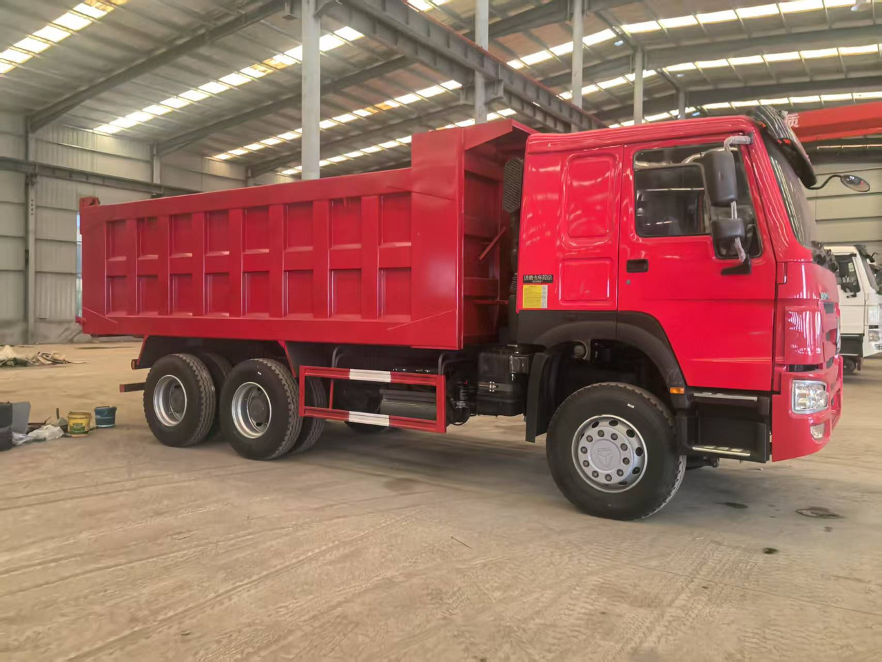 Howo 371 6X4 NEW - Sklápěč: obrázek 2 Howo 371 6X4 NEW - Sklápěč: obrázek 2