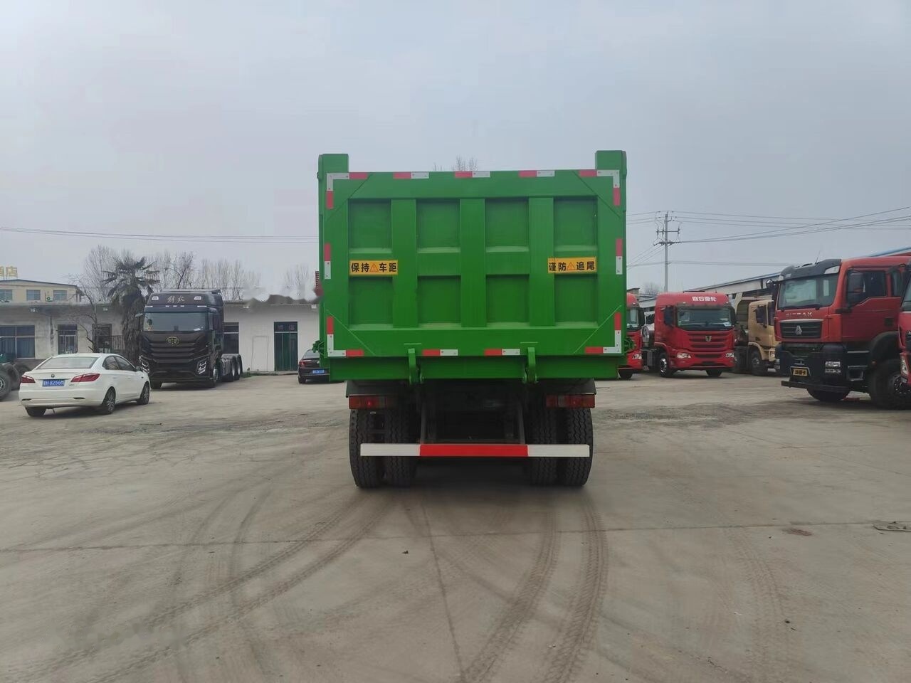 Howo G7W - Sklápěč: obrázek 3 Howo G7W - Sklápěč: obrázek 3