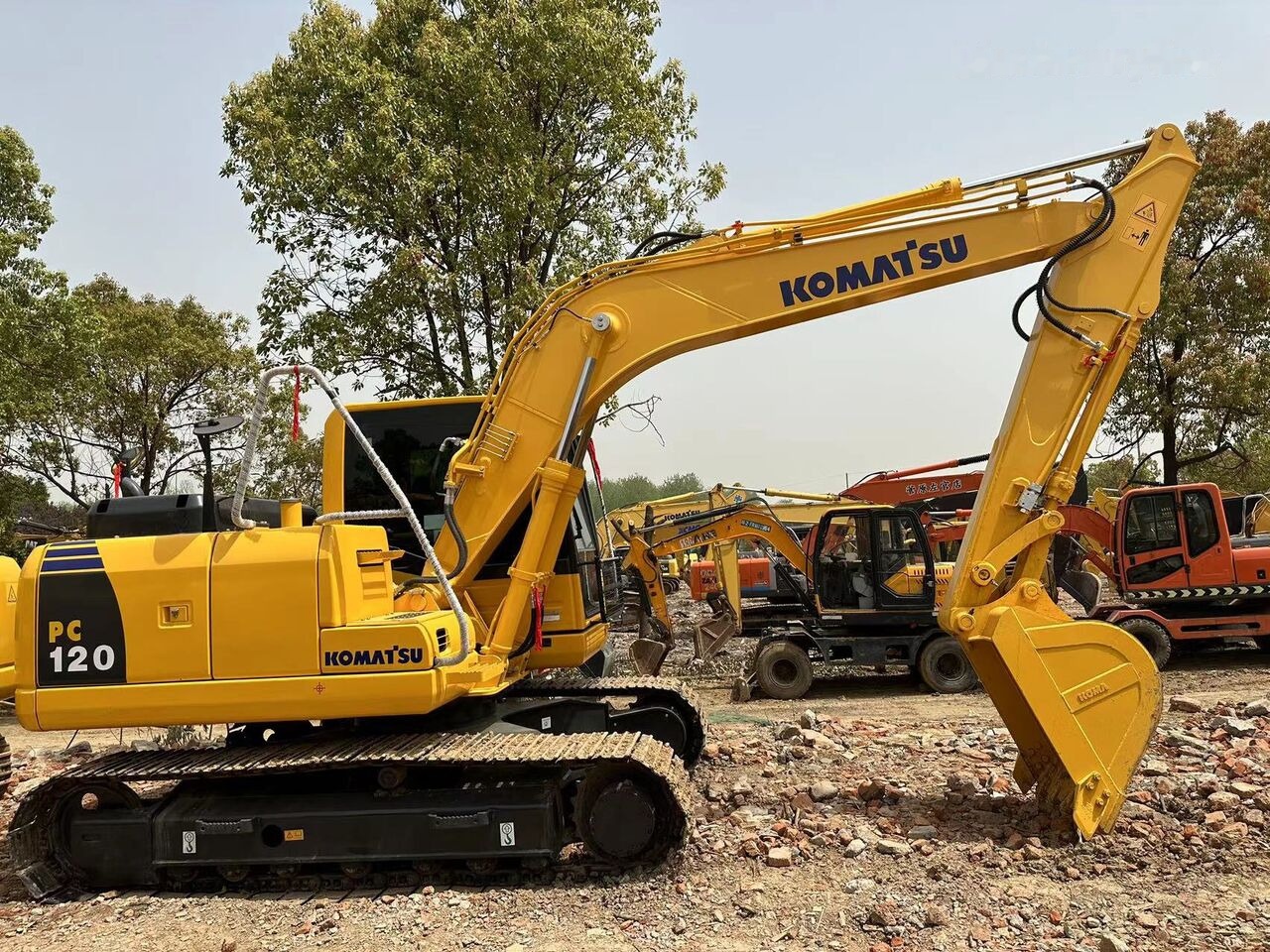 Komatsu PC120-8 - Pásové rýpadlo: obrázek 4 Komatsu PC120-8 - Pásové rýpadlo: obrázek 4