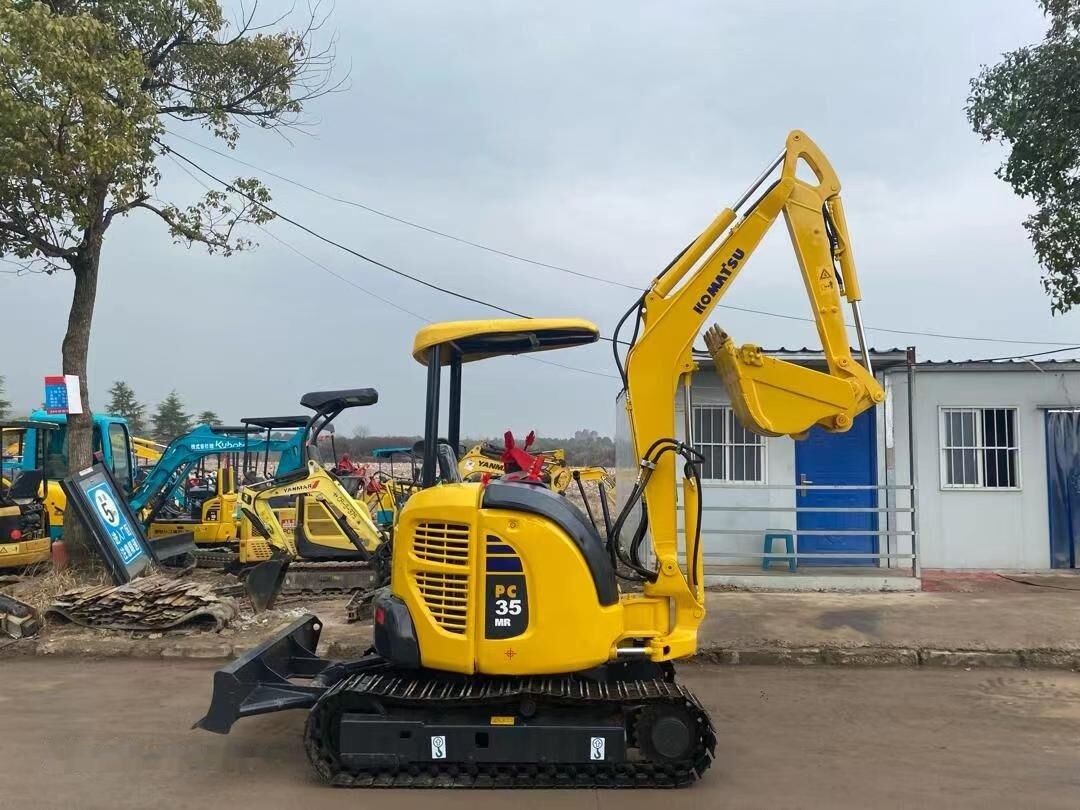 Mini rýpadlo Komatsu PC35: obrázek 6
