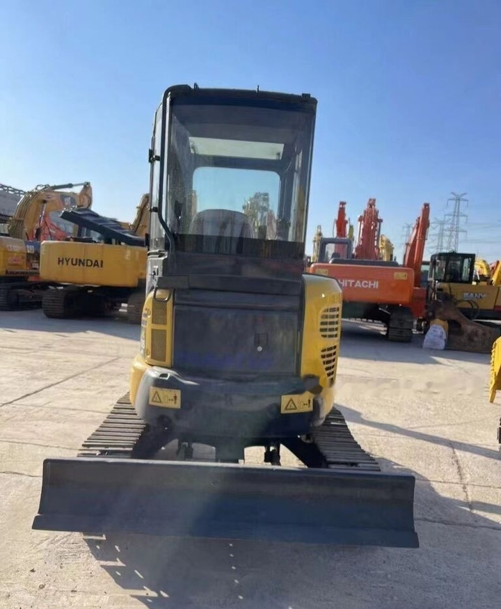 Mini rýpadlo Komatsu PC35: obrázek 6