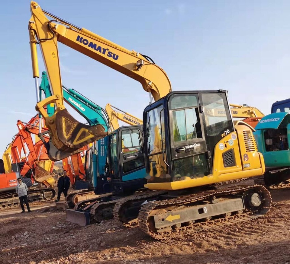 Pásové rýpadlo Komatsu PC70: obrázek 6