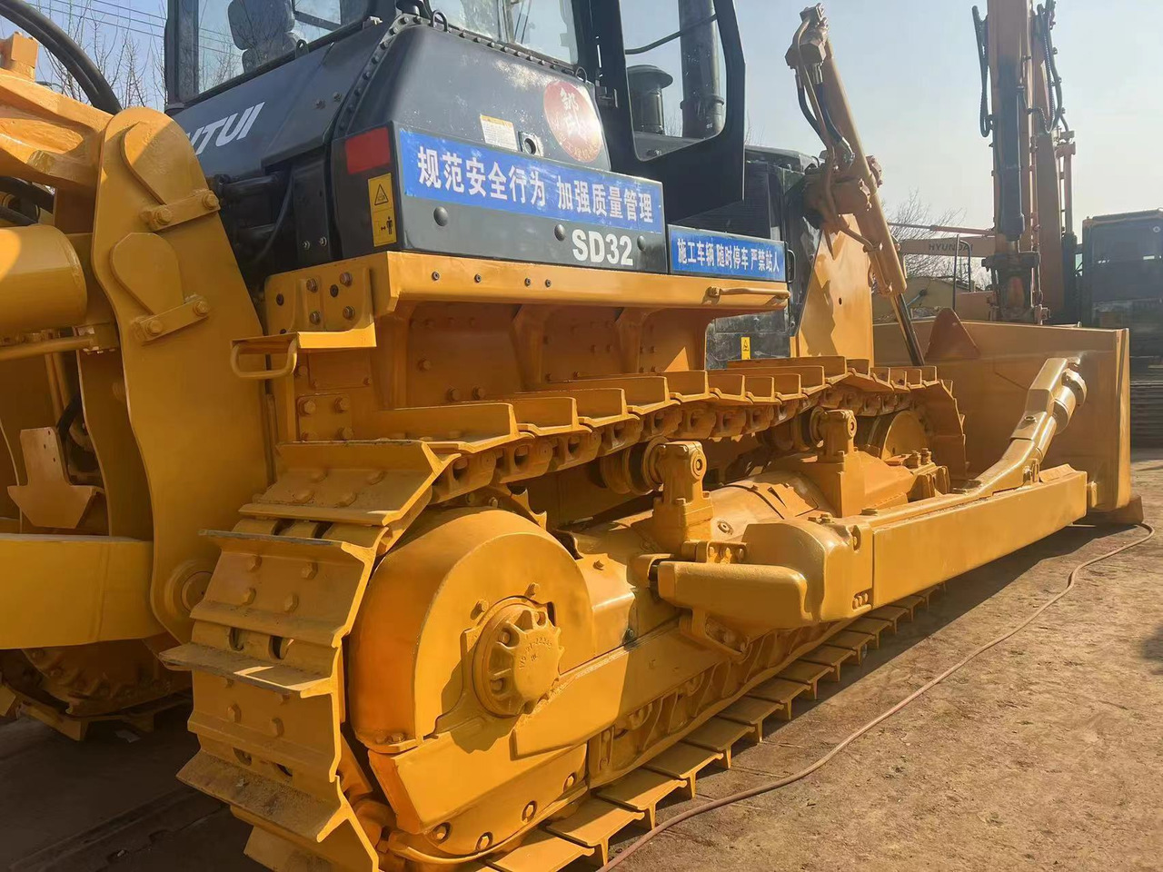 Shantui SD32 - Buldozer: obrázek 5 Shantui SD32 - Buldozer: obrázek 5