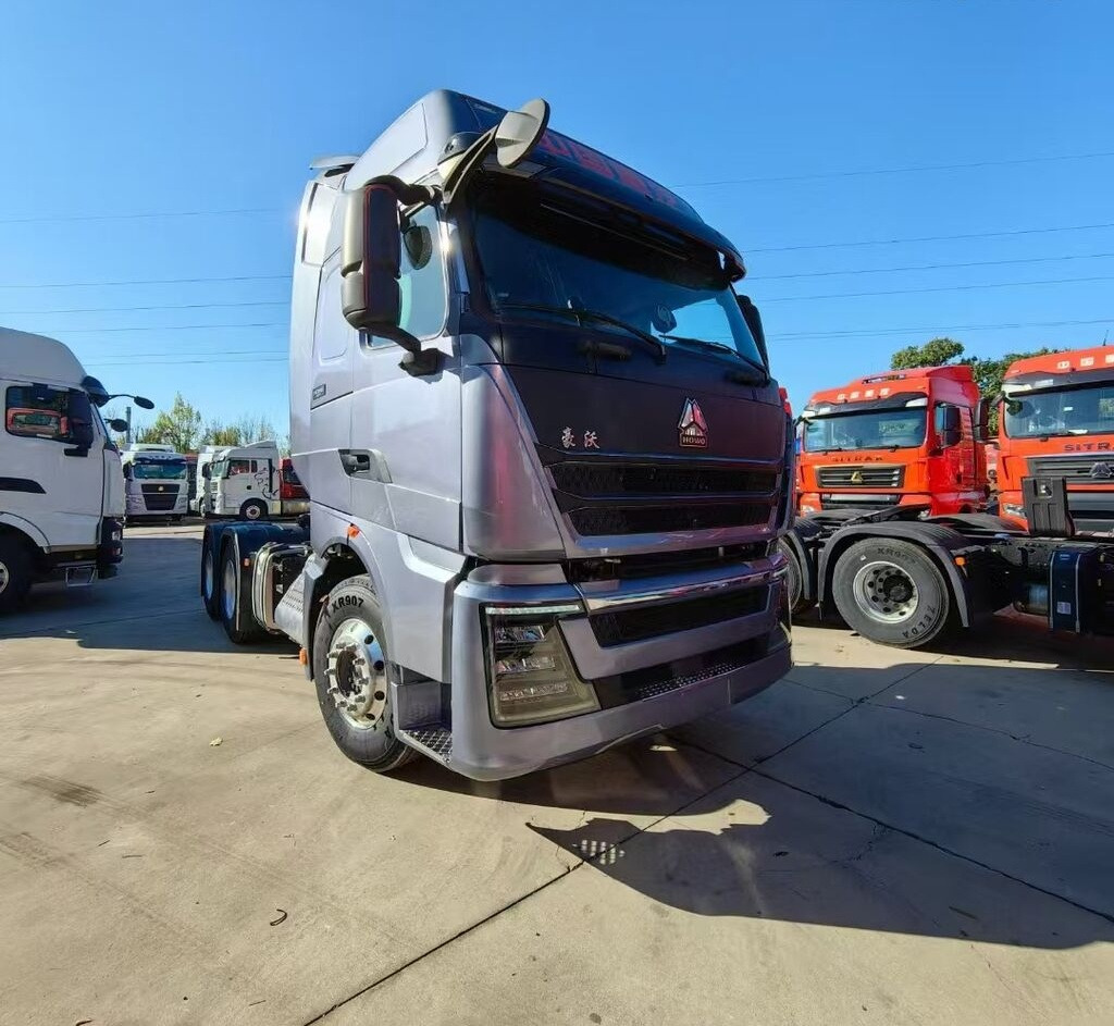 Sinotruk Howo T7H - Tahač: obrázek 2 Sinotruk Howo T7H - Tahač: obrázek 2