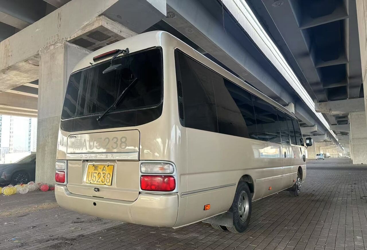 Toyota 1HZ - Autobus příměstský: obrázek 2 Toyota 1HZ - Autobus příměstský: obrázek 2