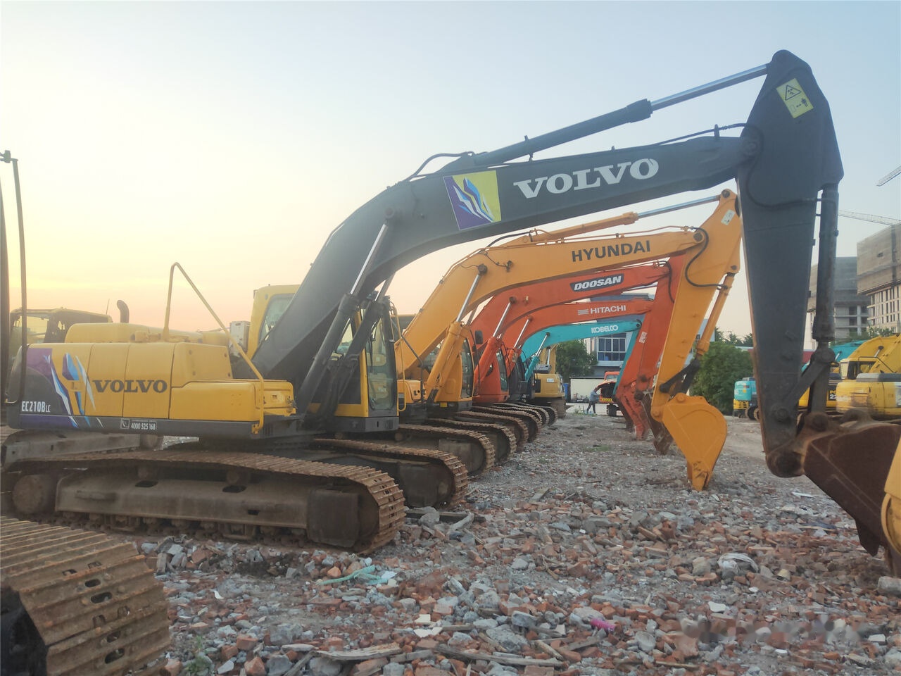Volvo EC210BLC - Pásové rýpadlo: obrázek 5 Volvo EC210BLC - Pásové rýpadlo: obrázek 5
