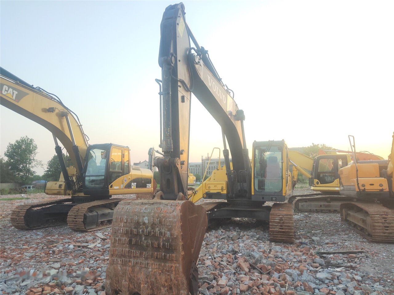 Volvo EC210BLC - Pásové rýpadlo: obrázek 1 Volvo EC210BLC - Pásové rýpadlo: obrázek 1