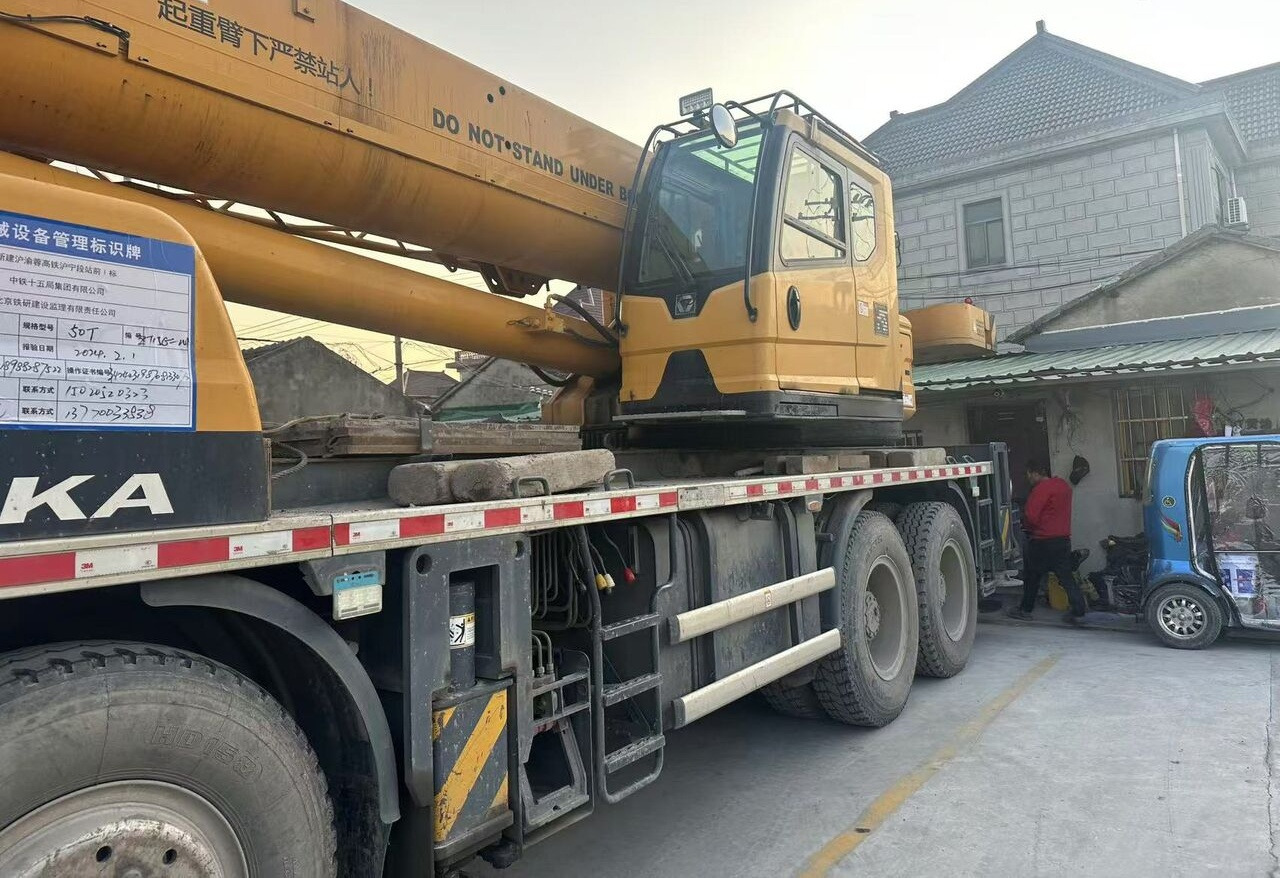 XCMG 50ton crane - Autojeřáb: obrázek 3 XCMG 50ton crane - Autojeřáb: obrázek 3