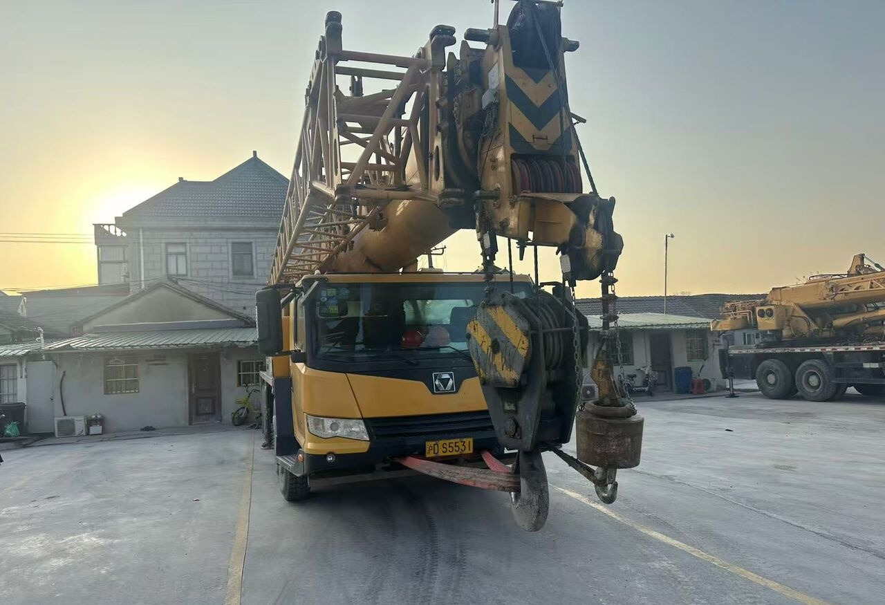 XCMG 50ton crane - Autojeřáb: obrázek 2 XCMG 50ton crane - Autojeřáb: obrázek 2