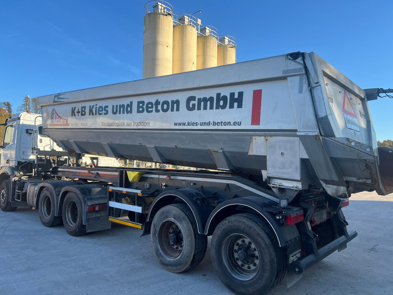 Mercedes-Benz 2648 mit Kippauflieger - Tahač: obrázek 2 Mercedes-Benz 2648 mit Kippauflieger - Tahač: obrázek 2