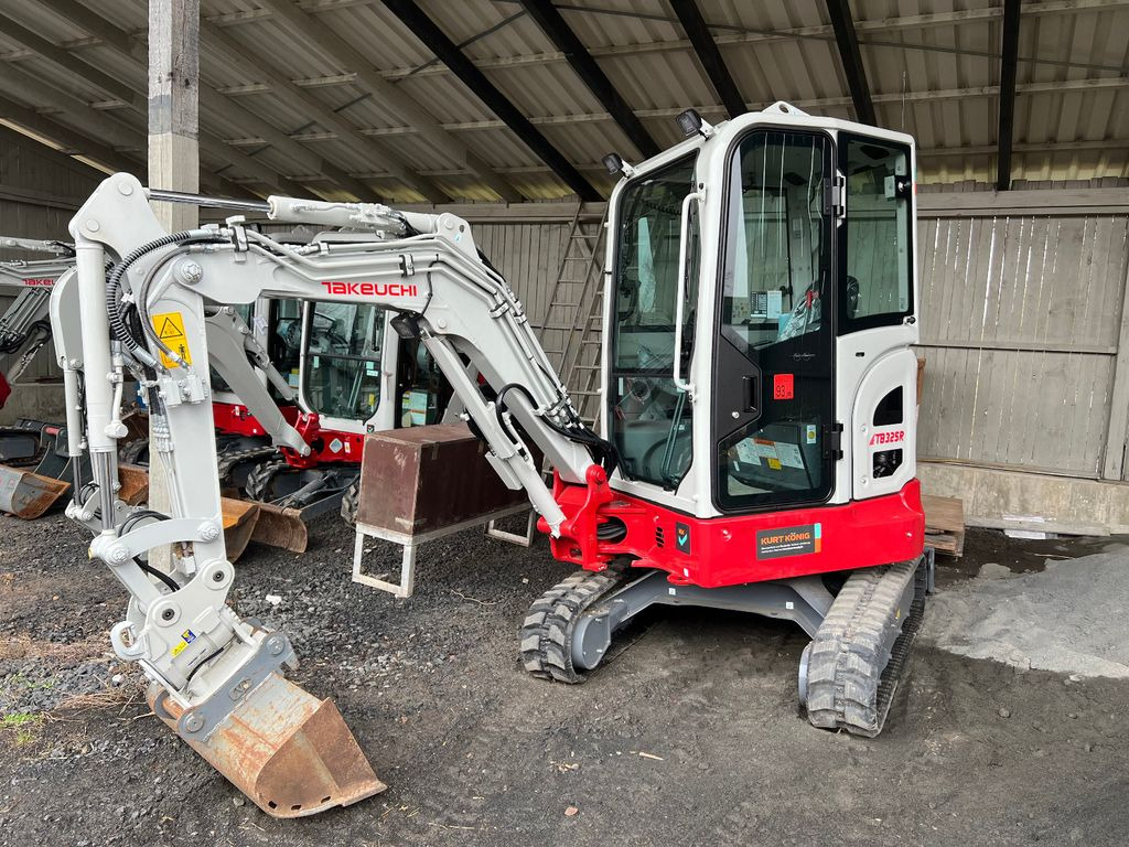 Takeuchi TB 325 RA - Powertilt V3 - Mini rýpadlo: obrázek 1 Takeuchi TB 325 RA - Powertilt V3 - Mini rýpadlo: obrázek 1