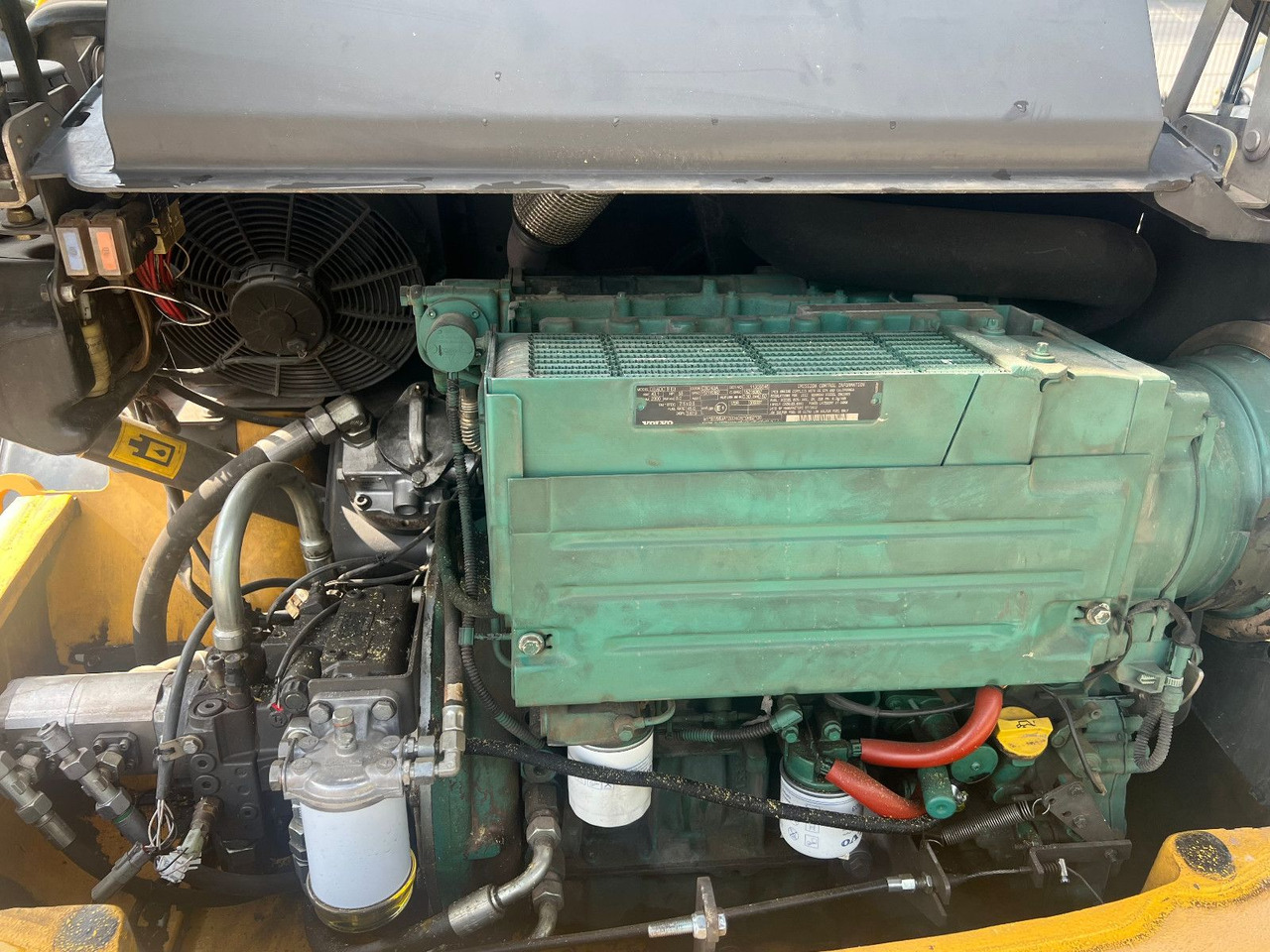 Volvo L 25 F u 28 F u. 30 F - Kolový nakladač: obrázek 3 Volvo L 25 F u 28 F u. 30 F - Kolový nakladač: obrázek 3