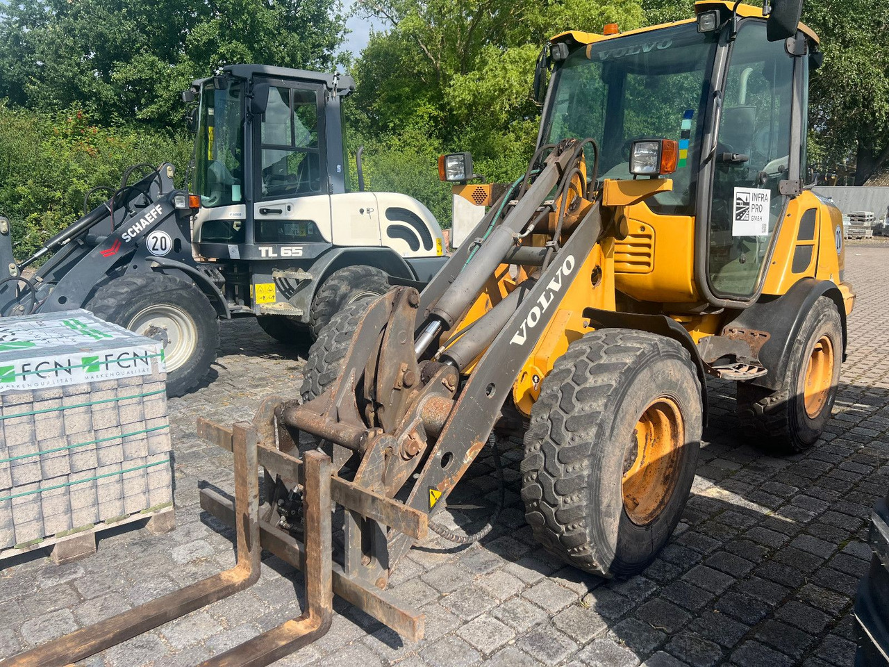 Volvo L 25 F u 28 F u. 30 F - Kolový nakladač: obrázek 2 Volvo L 25 F u 28 F u. 30 F - Kolový nakladač: obrázek 2
