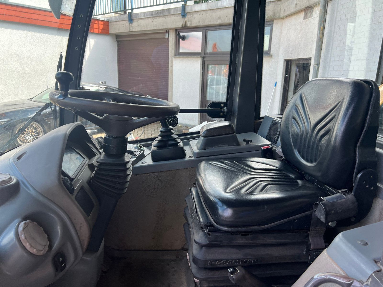 Volvo L 25 F u 28 F u. 30 F - Kolový nakladač: obrázek 4 Volvo L 25 F u 28 F u. 30 F - Kolový nakladač: obrázek 4