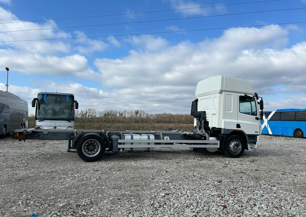 DAF CF75.310 - Podvozek s kabinou: obrázek 2 DAF CF75.310 - Podvozek s kabinou: obrázek 2