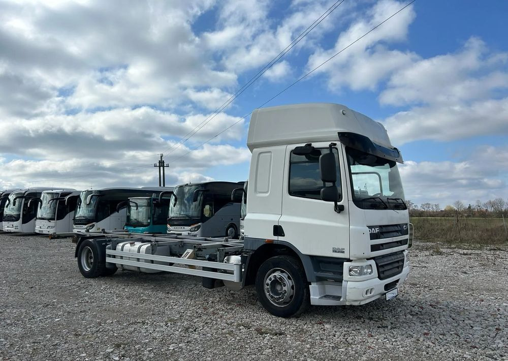 DAF CF75.310 - Podvozek s kabinou: obrázek 1 DAF CF75.310 - Podvozek s kabinou: obrázek 1
