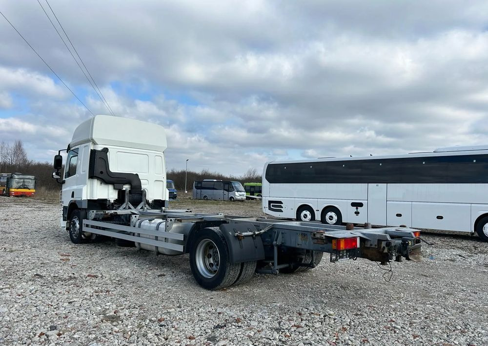 DAF CF75.310 - Podvozek s kabinou: obrázek 4 DAF CF75.310 - Podvozek s kabinou: obrázek 4