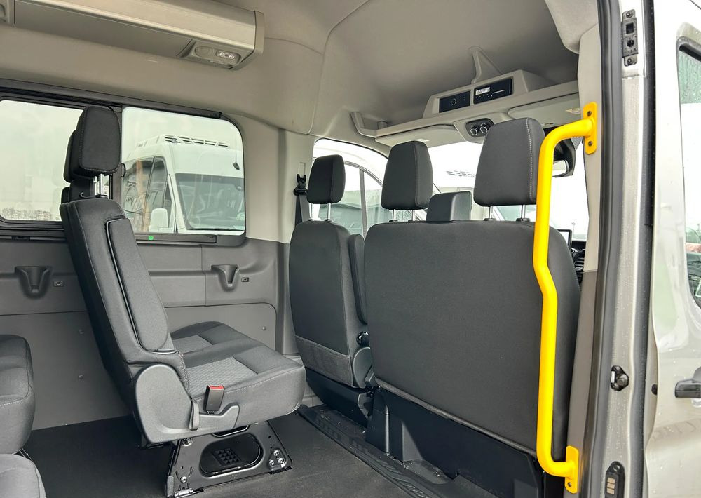 Nový Minibus, Mikrobus Ford Transit: obrázek 14