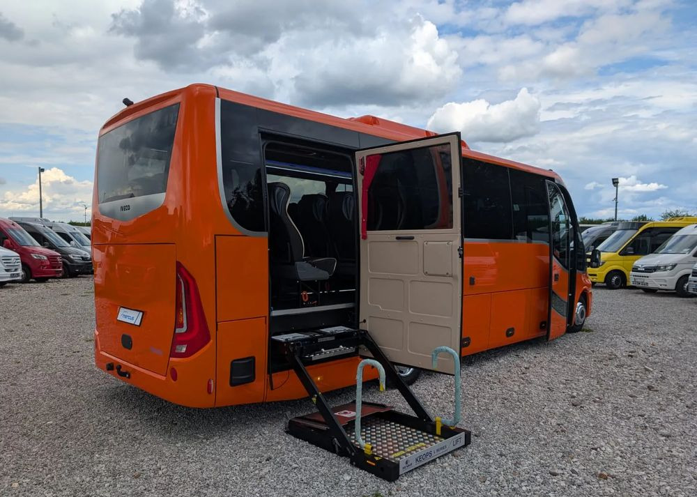 Iveco Daily - Turistický autobus: obrázek 1 Iveco Daily - Turistický autobus: obrázek 1