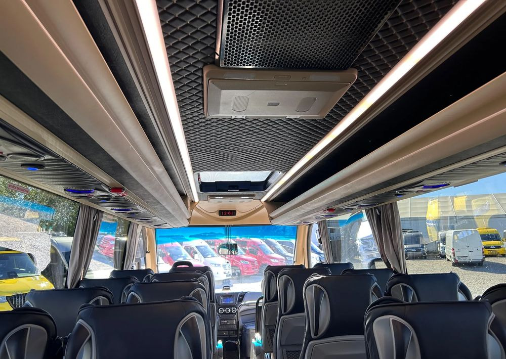 Minibus, Mikrobus Iveco Daily: obrázek 10