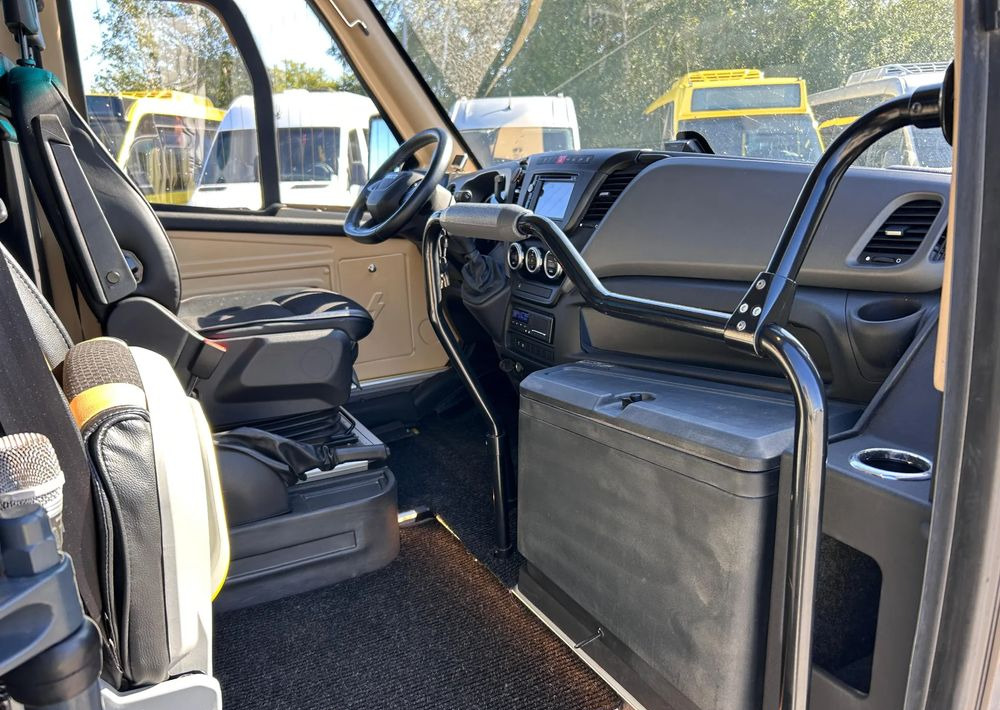 Minibus, Mikrobus Iveco Daily: obrázek 13