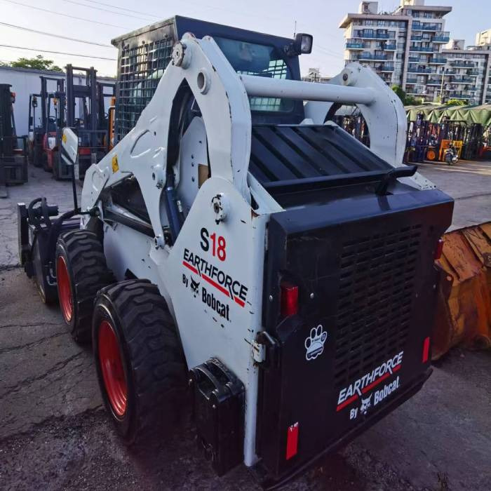 BOBCAT S18 - Smykový nakladač: obrázek 2 BOBCAT S18 - Smykový nakladač: obrázek 2