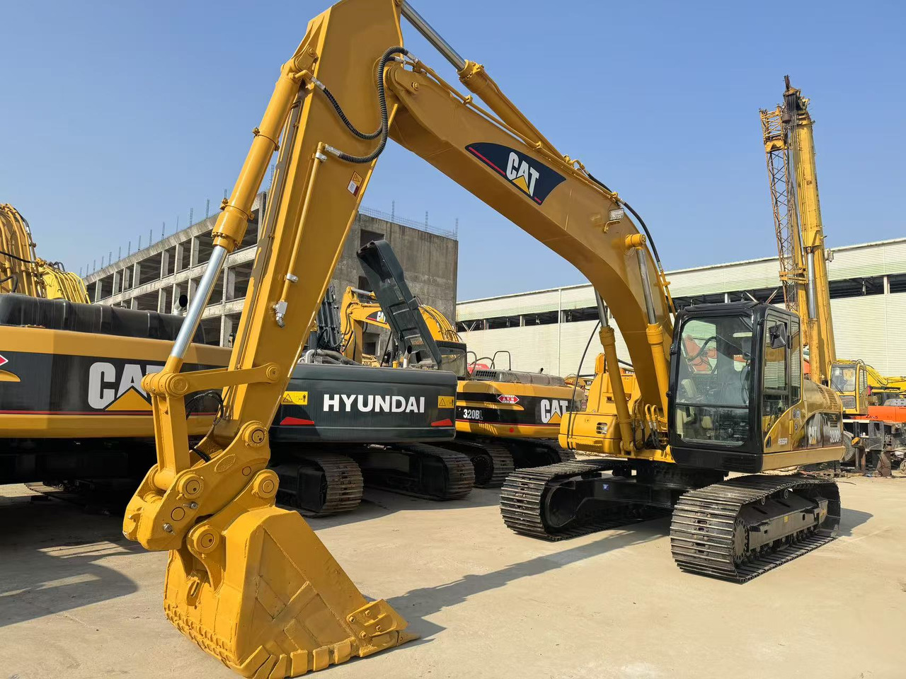 CAT 320CL - Pásové rýpadlo: obrázek 2 CAT 320CL - Pásové rýpadlo: obrázek 2