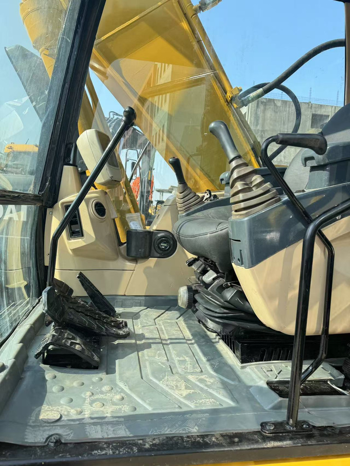 CATERPILLAR 320CL CAT 320 - Pásové rýpadlo: obrázek 4 CATERPILLAR 320CL CAT 320 - Pásové rýpadlo: obrázek 4