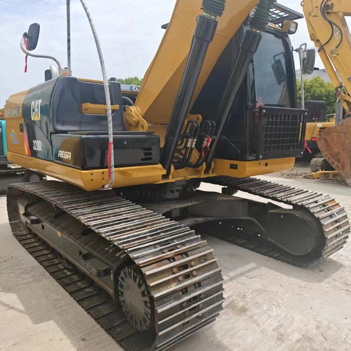 Pásové rýpadlo CATERPILLAR 320DL: obrázek 1