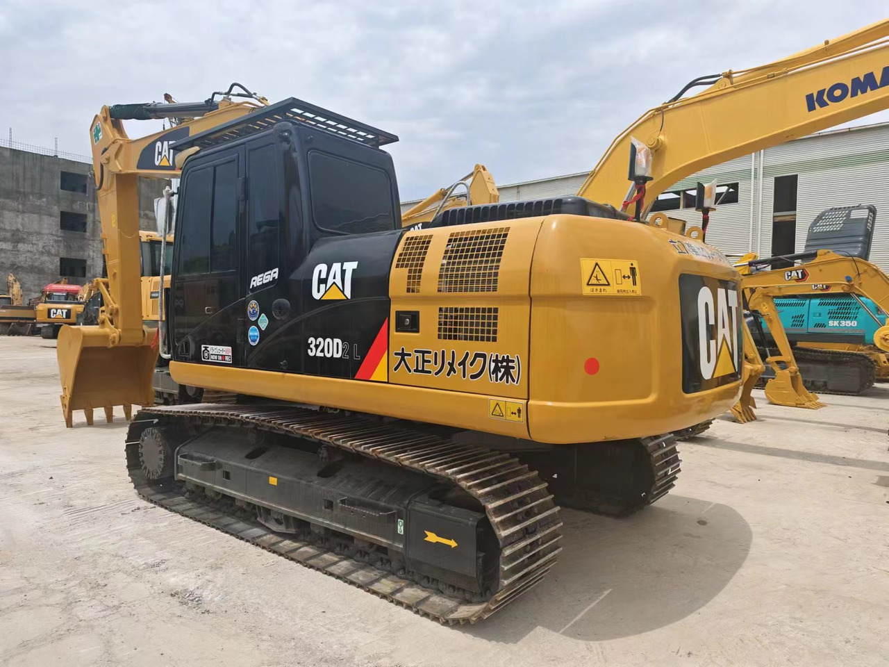 CATERPILLAR 320DL - Pásové rýpadlo: obrázek 2 CATERPILLAR 320DL - Pásové rýpadlo: obrázek 2