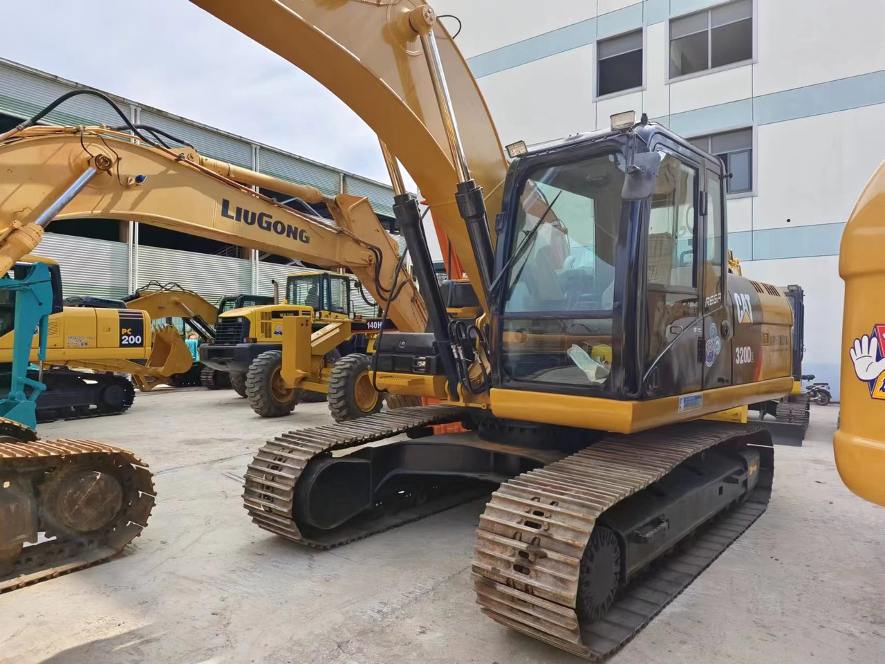 CATERPILLAR CAT 320D2 - Pásové rýpadlo: obrázek 3 CATERPILLAR CAT 320D2 - Pásové rýpadlo: obrázek 3