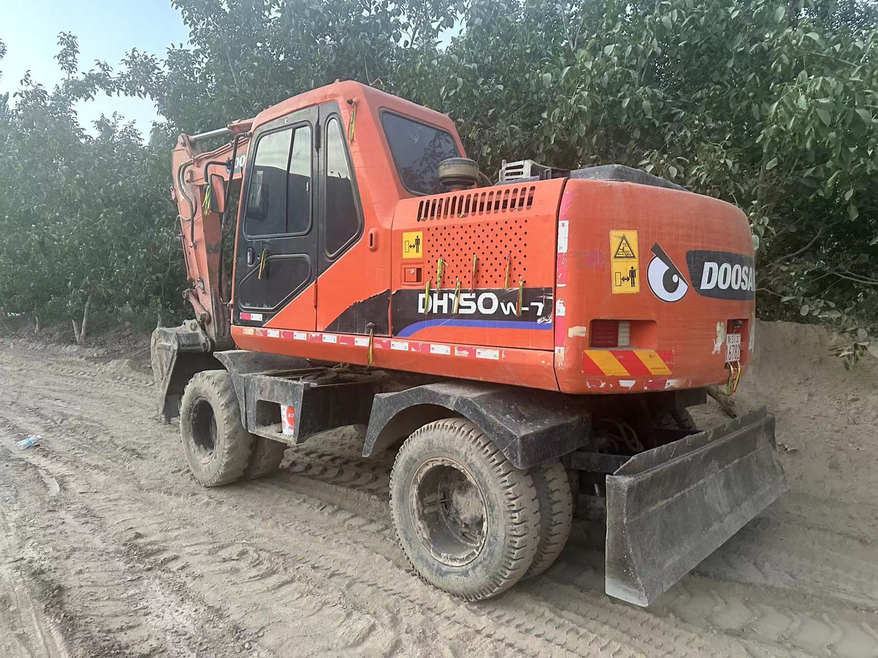 DOOSAN DH150W-7 - Kolesové rýpadlo: obrázek 1 DOOSAN DH150W-7 - Kolesové rýpadlo: obrázek 1