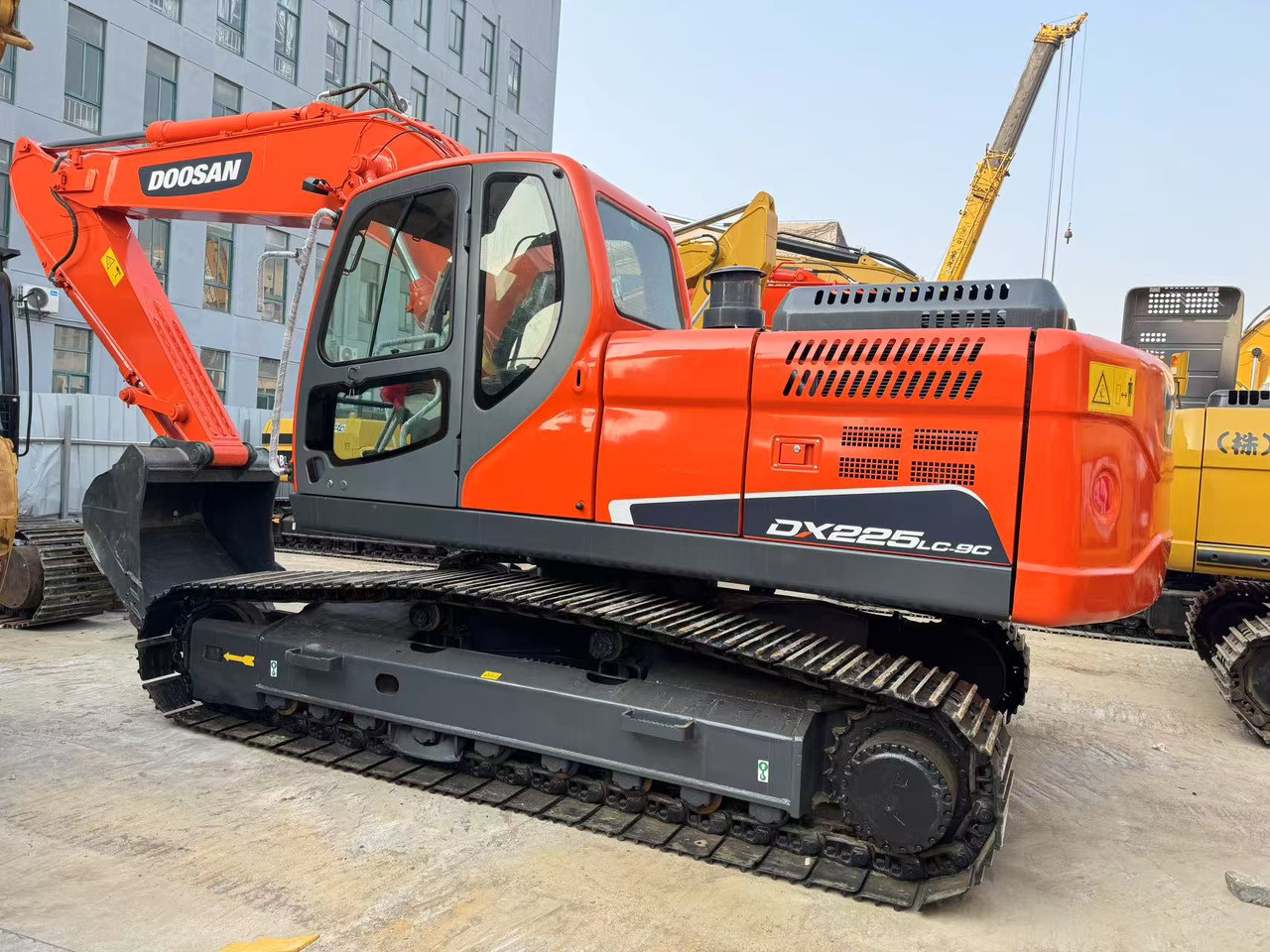 DOOSAN DX225 - Pásové rýpadlo: obrázek 5 DOOSAN DX225 - Pásové rýpadlo: obrázek 5