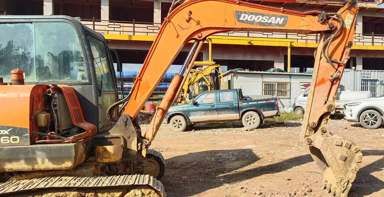 DOOSAN dx60 - Mini rýpadlo: obrázek 2 DOOSAN dx60 - Mini rýpadlo: obrázek 2