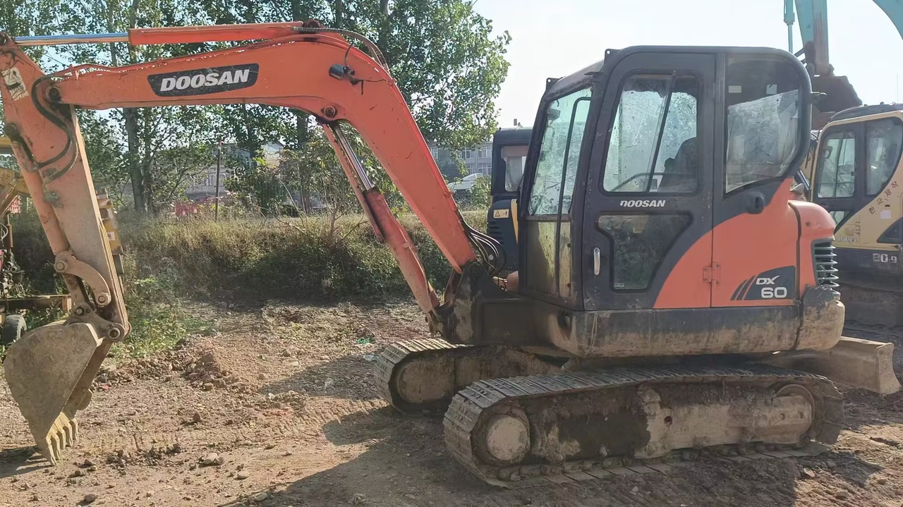 DOOSAN dx60 - Mini rýpadlo: obrázek 1 DOOSAN dx60 - Mini rýpadlo: obrázek 1