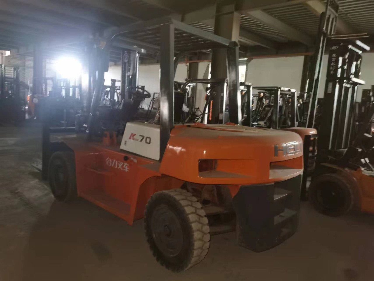 HELI 70 DIESEL FORKLIFT 7TON - Dieselový vysokozdvižný vozík: obrázek 1 HELI 70 DIESEL FORKLIFT 7TON - Dieselový vysokozdvižný vozík: obrázek 1